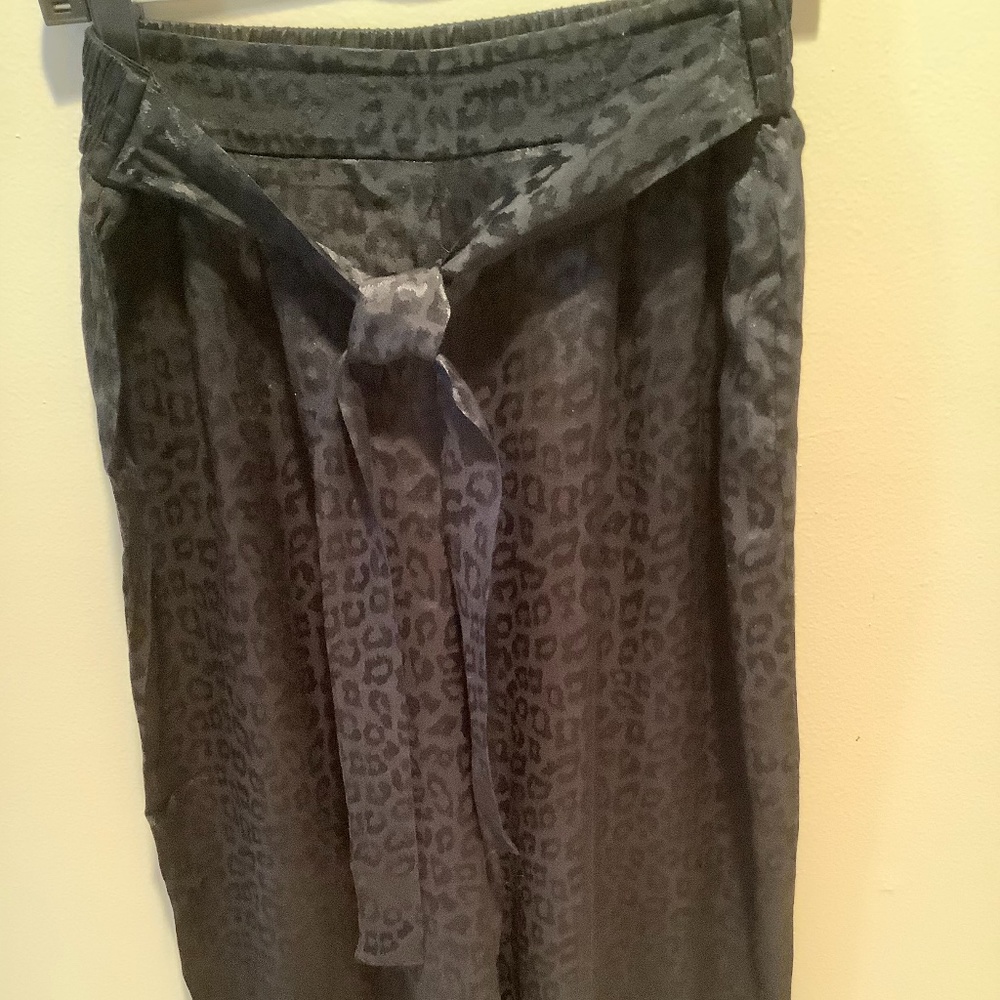 Ladies embossed wide leg pant